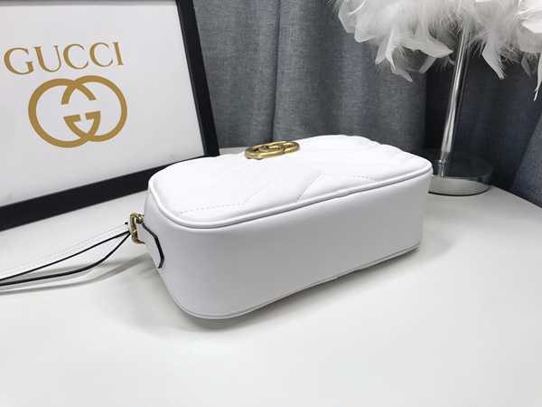 激安グッチバッグコピー角部分ディテール